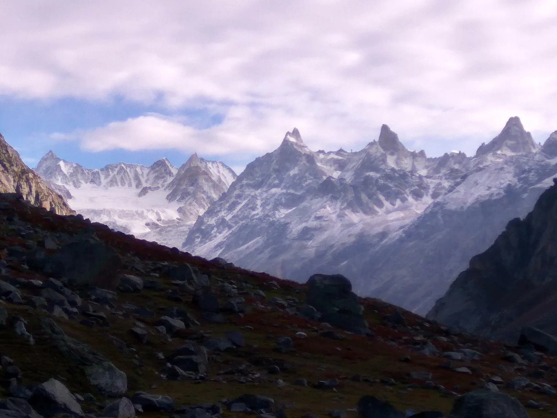 Jagged peaks above the Hampta Pass trail