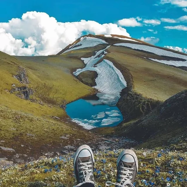 The tarn at Beas Kund below the ridge