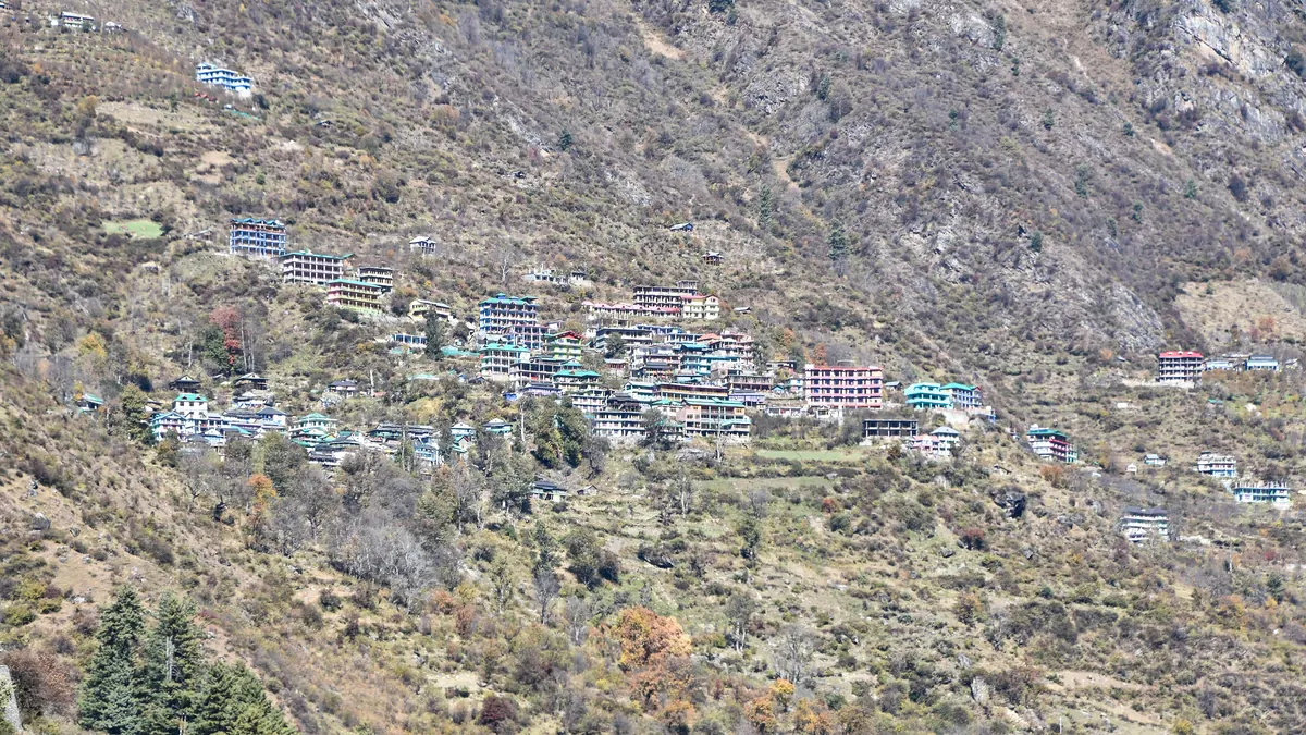 Tosh village stacked on its slope above the Parvati