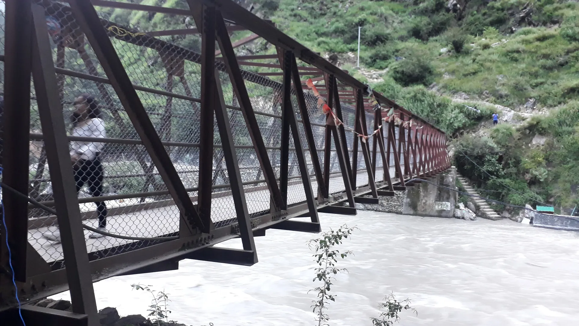 The footbridge at Kasol over the Parvati