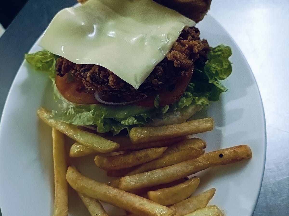 Chicken burger with chips