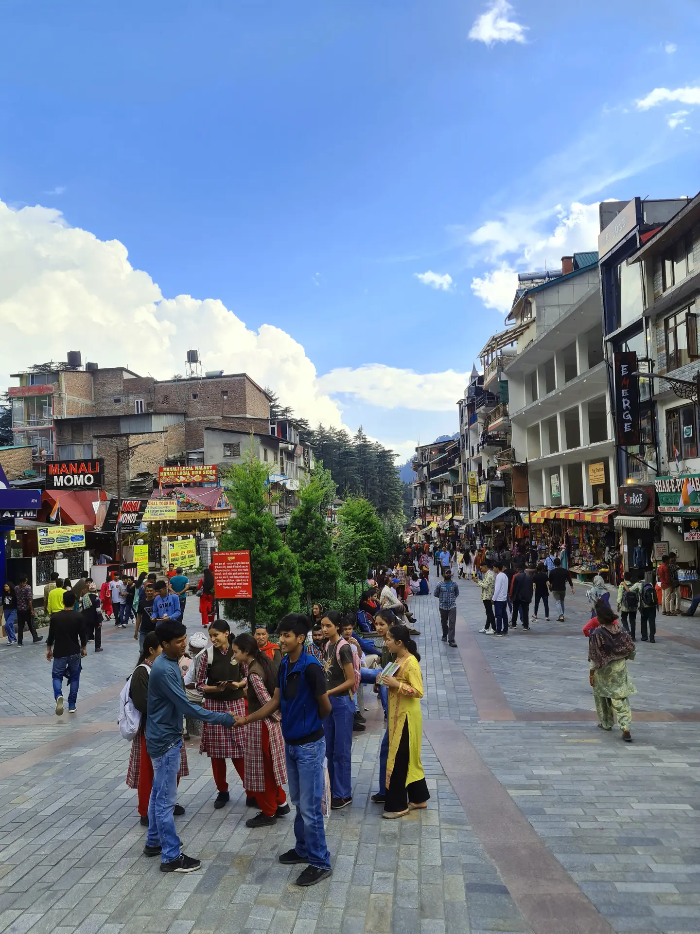 Mall Road, Manali