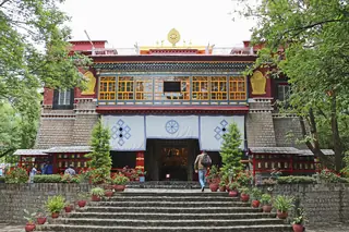 Deden Tsuglakhang temple hall at Norbulingka Institute