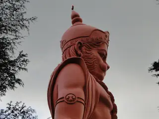 The Hanuman statue at Jakhoo Temple
