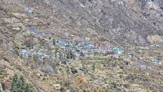 Tosh village stacked on its slope above the Parvati