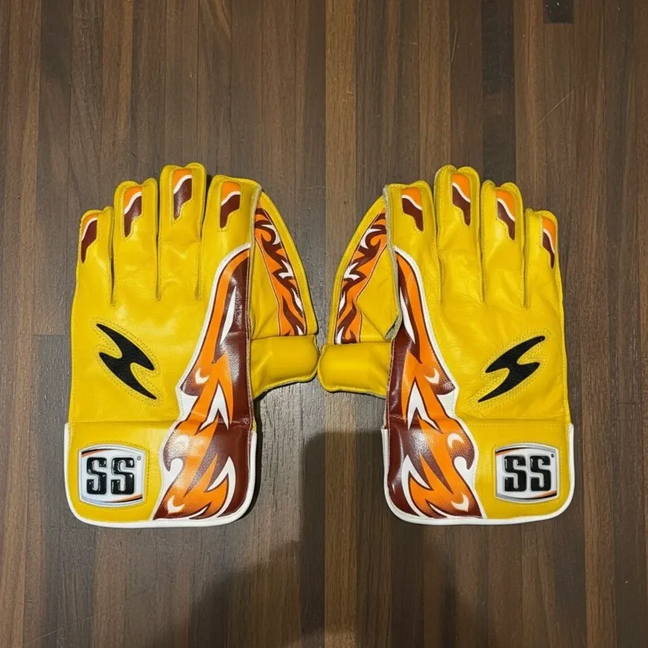 Keeping Gloves Match – Yellow
