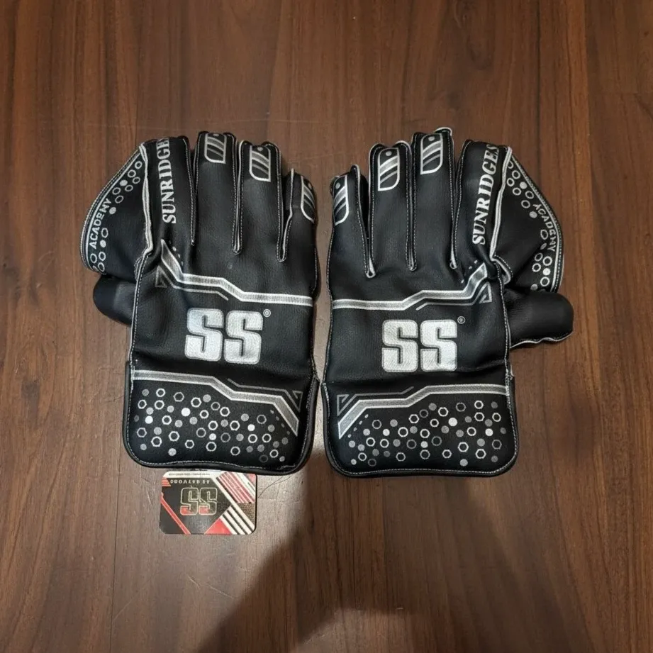 Wicket Keeping Gloves Academy – Black