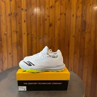 Skechers Turf Cricket Shoes (view 3 of 8)