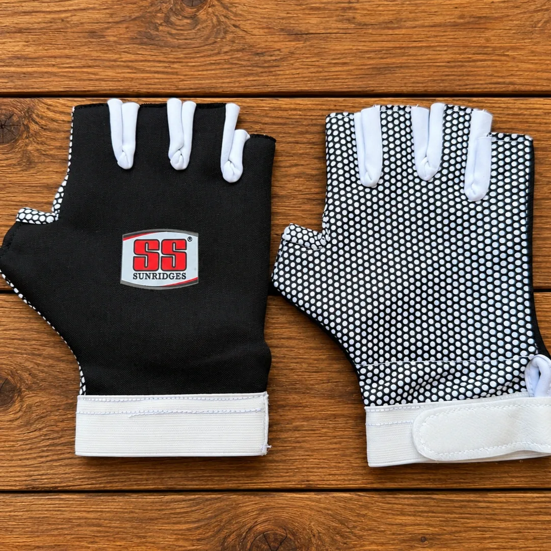 SS Cricket Player Fielding Gloves