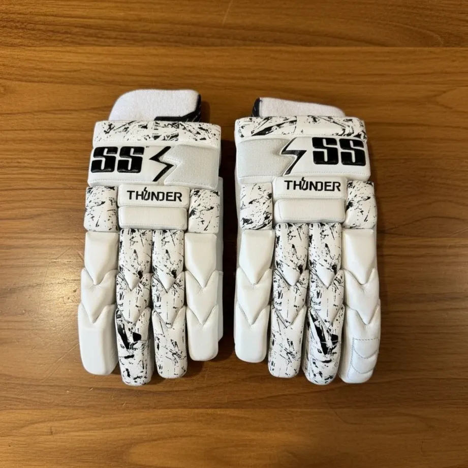 SS Thunder Batting Gloves