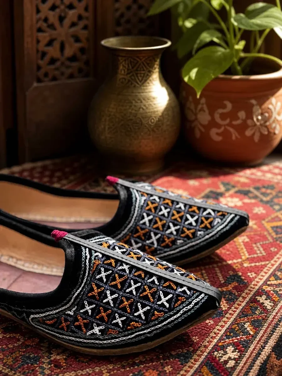 Black Multi-Thread Cross-Stitch Mojari