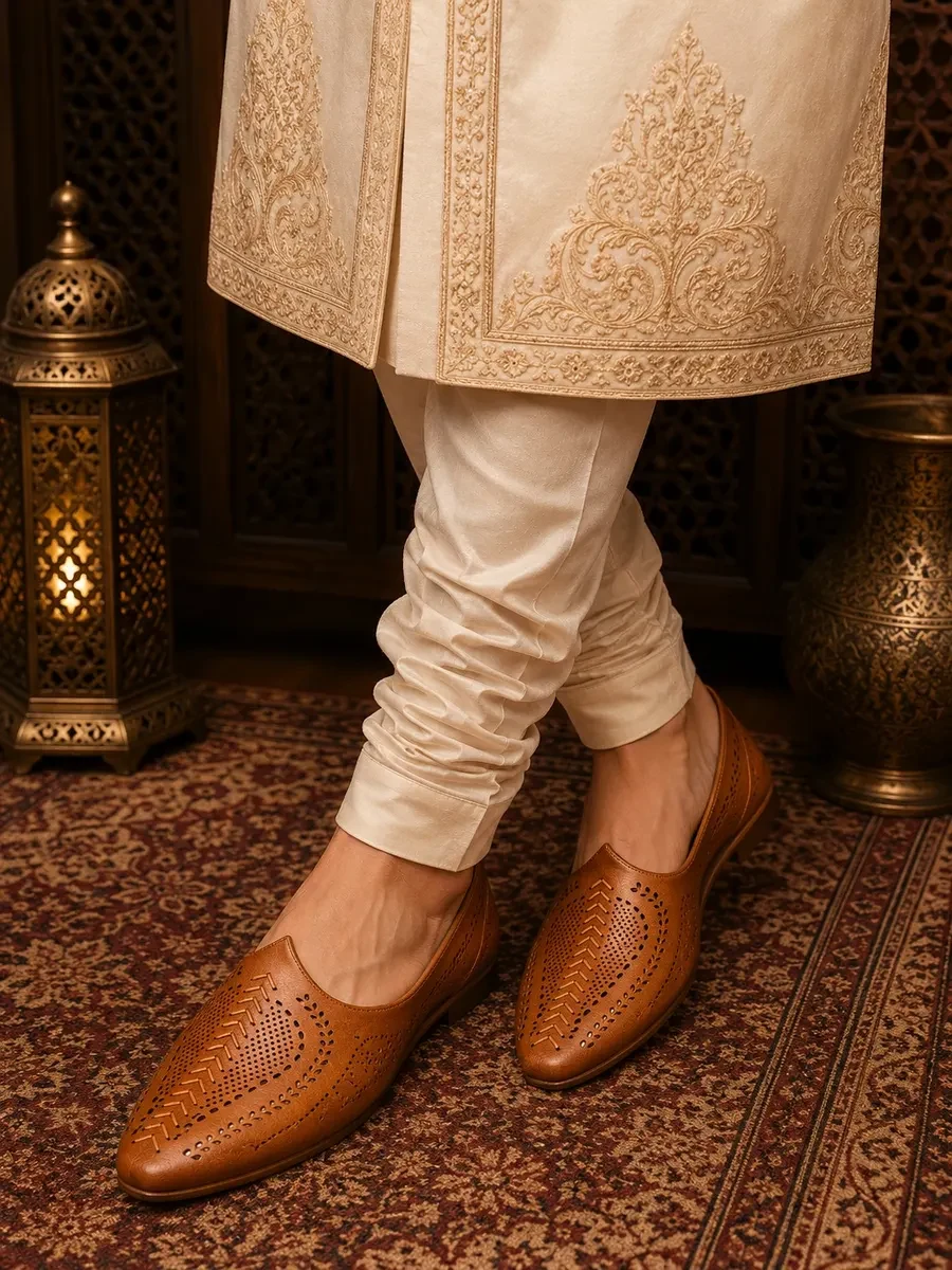 Men's Tan Brown Laser-Cut Leather Juti