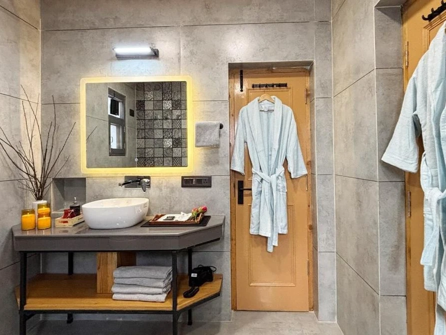 Kith and Kin - Image 2